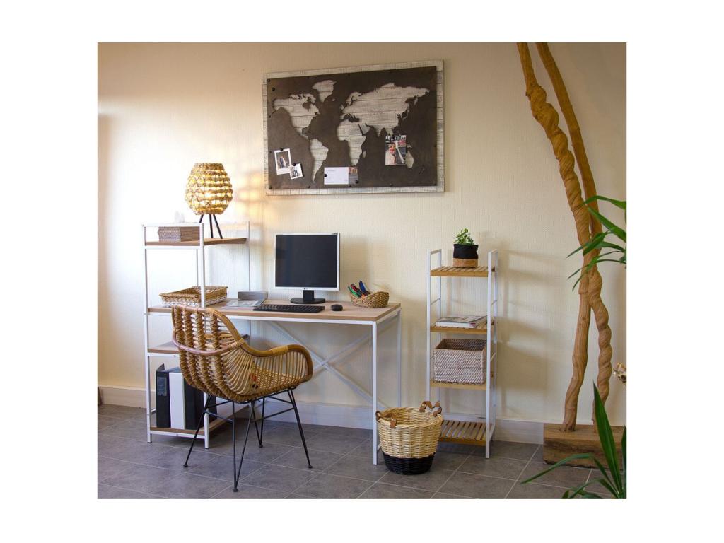 Lumenao ICEU55248 raw rattan armchair with metal legs